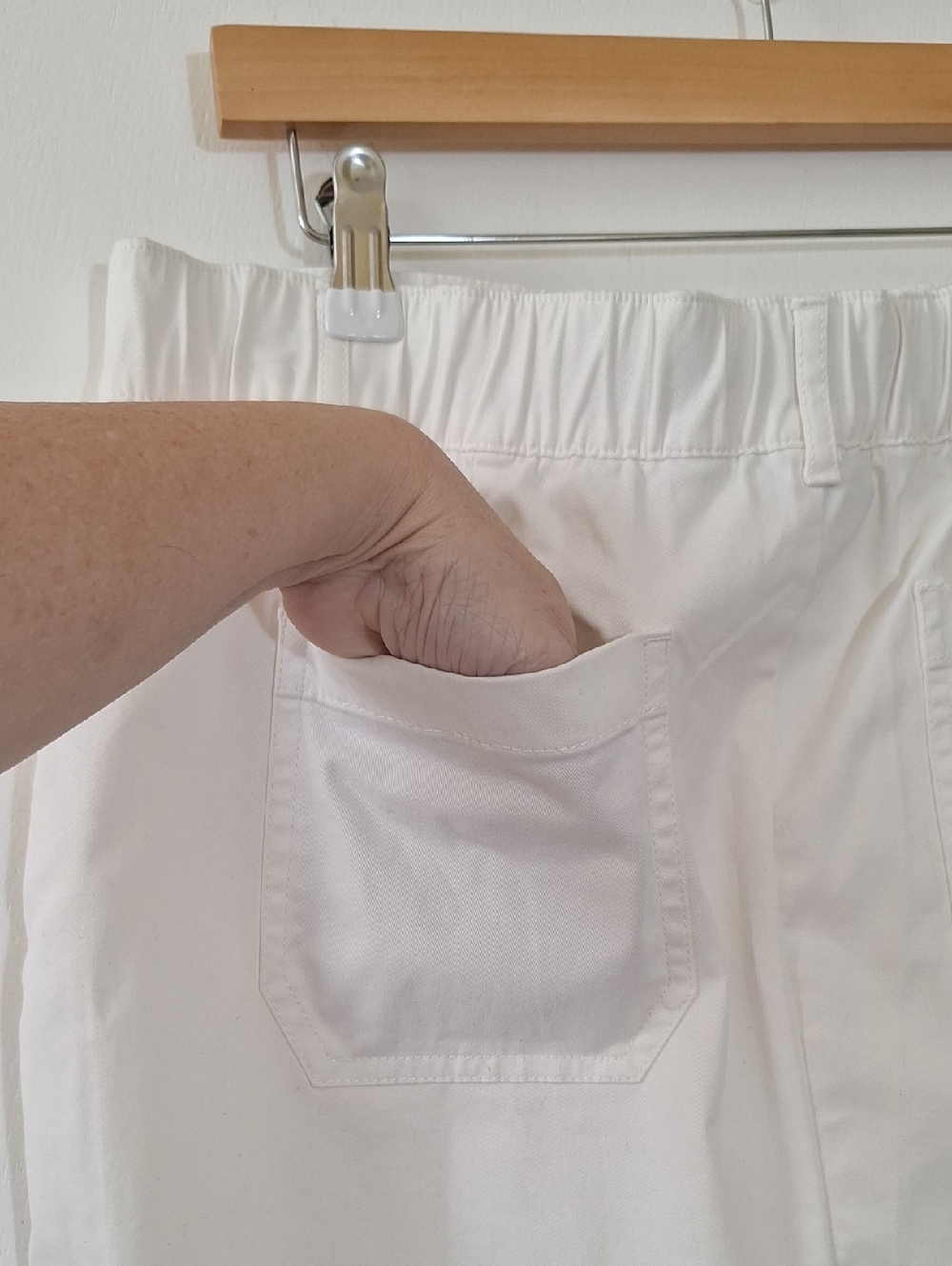 White Knee Length Skirt Medium M Petite P Slim Skirt 21in Stretch - Picture 6 of 9